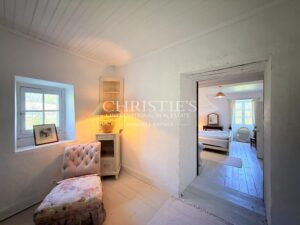 An Artist’s Retreat in Complete Seclusion – Open Views and Absolute Tranquillity