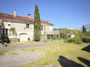 An Artist’s Retreat in Complete Seclusion – Open Views and Absolute Tranquillity