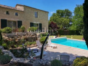 Propriété très bien entretenue : un grand gîte, deux chambres d’hôtes et une maison principale. À 15 minutes de Saint-Émilion.