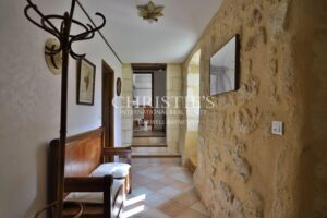 Propriété très bien entretenue : un grand gîte, deux chambres d’hôtes et une maison principale. À 15 minutes de Saint-Émilion.