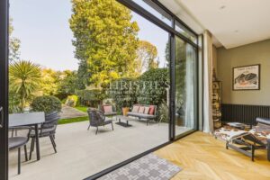 BORDEAUX LABOTTIÈRE – ELEGANT MASTER HOUSE WITH GARDEN AND SWIMMING POOL