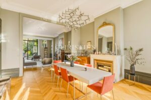 BORDEAUX LABOTTIÈRE – ELEGANT MASTER HOUSE WITH GARDEN AND SWIMMING POOL