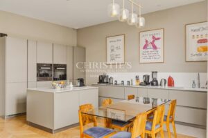 BORDEAUX LABOTTIÈRE – ELEGANT MASTER HOUSE WITH GARDEN AND SWIMMING POOL