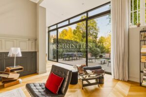 BORDEAUX LABOTTIÈRE – ELEGANT MASTER HOUSE WITH GARDEN AND SWIMMING POOL