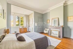 BORDEAUX LABOTTIÈRE – ELEGANT MASTER HOUSE WITH GARDEN AND SWIMMING POOL