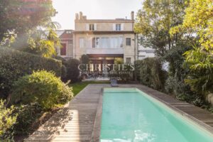 BORDEAUX LABOTTIÈRE – ELEGANT MASTER HOUSE WITH GARDEN AND SWIMMING POOL