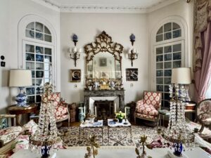 Magnifique hôtel particulier avec de vastes jardins et des dépendances