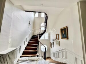 Magnifique hôtel particulier avec de vastes jardins et des dépendances