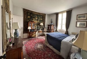 Magnifique hôtel particulier avec de vastes jardins et des dépendances
