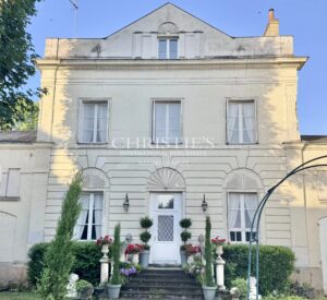 Magnifique hôtel particulier avec de vastes jardins et des dépendances