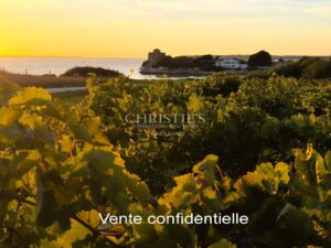 Prestigious property between land and sea