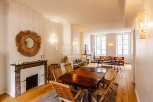 Bordeaux centre – Un air de vacances avec 5 chambres, extérieur et piscine