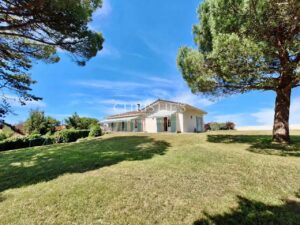 Villa in a private park, close to the beach - Saint-Palais-sur-Mer