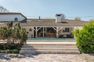 Quinsac – Maison d'exception avec dépendance, piscine et parc d'1,25 hectare – 20 min de Bordeaux