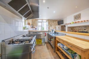 Le Château Éblouissant et Noble Avec des Tours Majestueuses