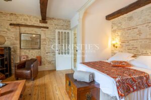 Le Château Éblouissant et Noble Avec des Tours Majestueuses