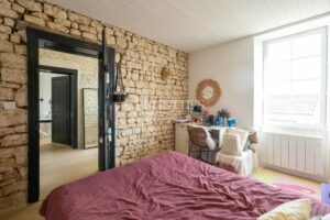 Maison de village en pierre piscinable