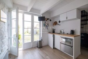 Maison de village en pierre piscinable