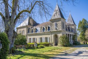 Timeless Elegance & Rural Serenity: A Majestic Chateau Estate with a Chapel and 13.2 hectares of land