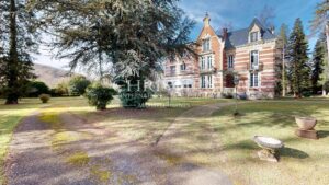 Élégante maison de caractère avec parc arboré, piscine et fort potentiel d’accueil