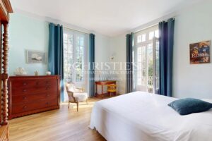 Élégante maison de caractère avec parc arboré, piscine et fort potentiel d’accueil