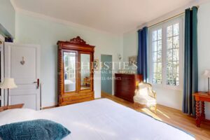 Élégante maison de caractère avec parc arboré, piscine et fort potentiel d’accueil