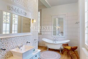 Élégante maison de caractère avec parc arboré, piscine et fort potentiel d’accueil