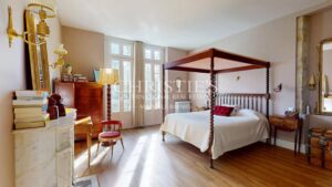 Élégante maison de caractère avec parc arboré, piscine et fort potentiel d’accueil