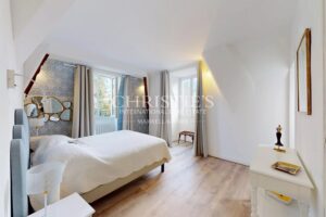 Élégante maison de caractère avec parc arboré, piscine et fort potentiel d’accueil