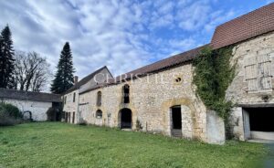 Élégante maison de caractère avec parc arboré, piscine et fort potentiel d’accueil