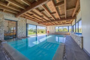 Maison d'architecte éco-responsable d'exception — À quelques pas d'un village