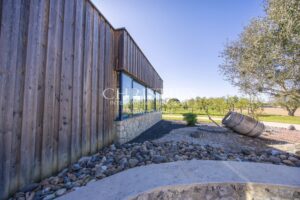 Maison d'architecte éco-responsable d'exception — À quelques pas d'un village