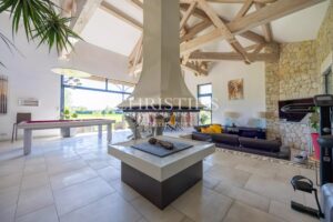 Maison d'architecte éco-responsable d'exception — À quelques pas d'un village