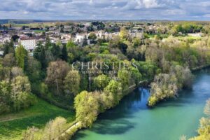 Maison de Maître d’Exception dominant la Charente, aux portes d’Angoulême