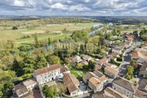 Maison de Maître d’Exception dominant la Charente, aux portes d’Angoulême