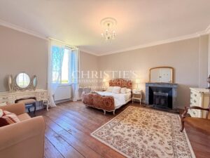 Where Tuscany Meets the Charente – A Distinguished Estate with Endless Horizons