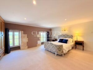 Where Tuscany Meets the Charente – A Distinguished Estate with Endless Horizons