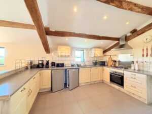 Where Tuscany Meets the Charente – A Distinguished Estate with Endless Horizons