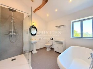 Where Tuscany Meets the Charente – A Distinguished Estate with Endless Horizons