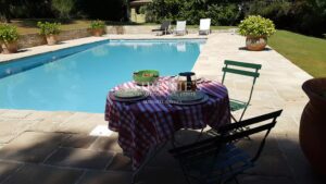 Villa rénovée piscine jardin paysager