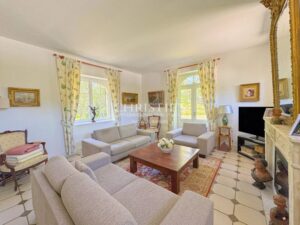 Villa rénovée piscine jardin paysager