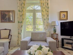 Villa rénovée piscine jardin paysager