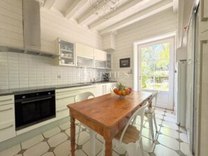 Villa rénovée piscine jardin paysager