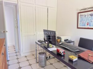 Villa rénovée piscine jardin paysager