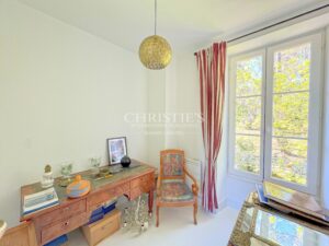 Villa rénovée piscine jardin paysager