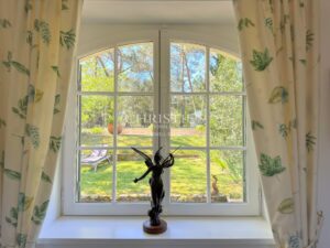 Villa rénovée piscine jardin paysager