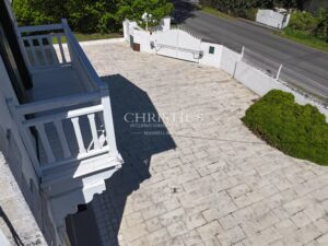 Villa rénovée piscine jardin paysager