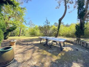 Villa rénovée piscine jardin paysager