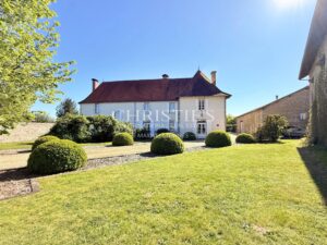 A Character Estate with Courtyard and Parkland – Space, Authenticity and Enduring Quality in the Limousin