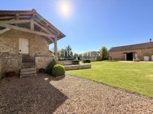 A Character Estate with Courtyard and Parkland – Space, Authenticity and Enduring Quality in the Limousin